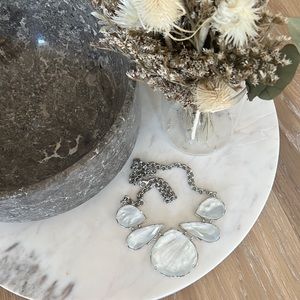 Kendra Scott | Statement Necklace. Mother of Pearl Necklace. Only worn once!